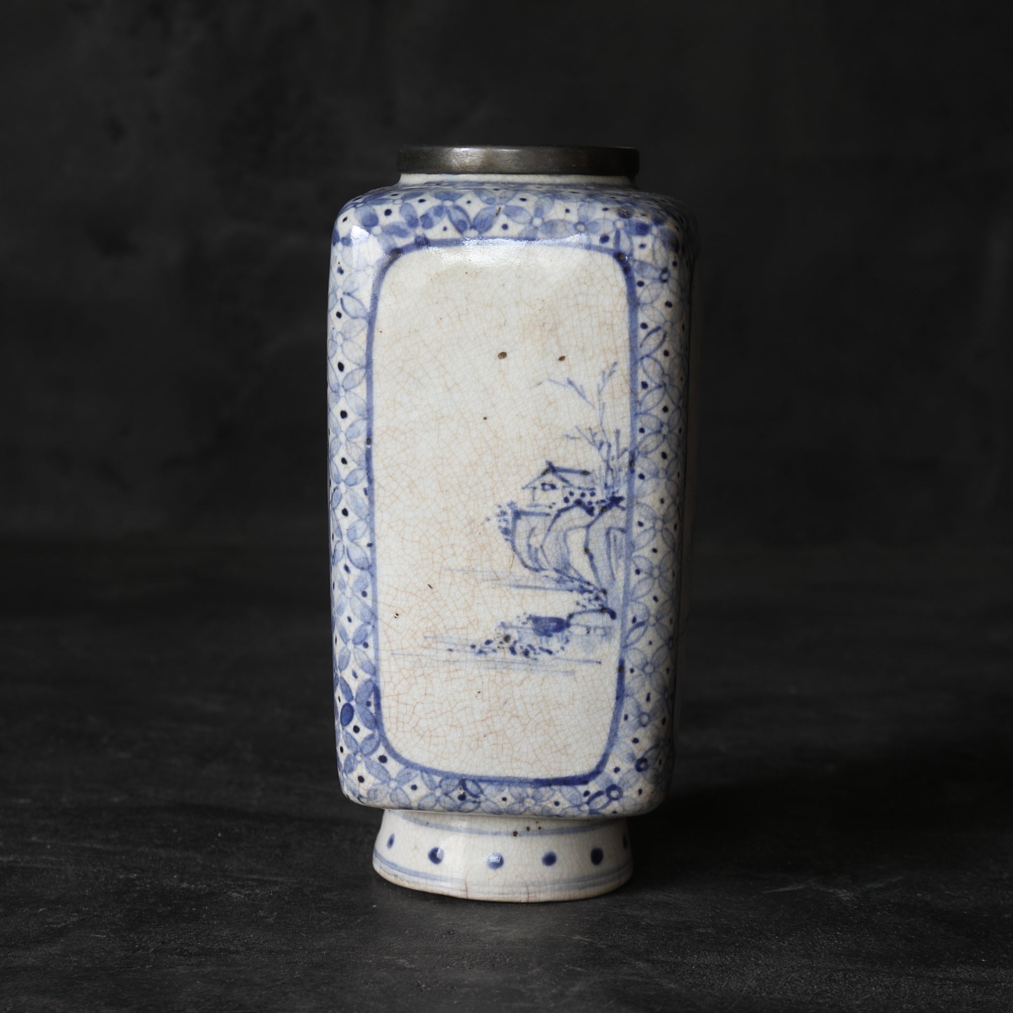 古伊万里瓷器带锡口花生，附有木箱，江户时代（1603-1867年）