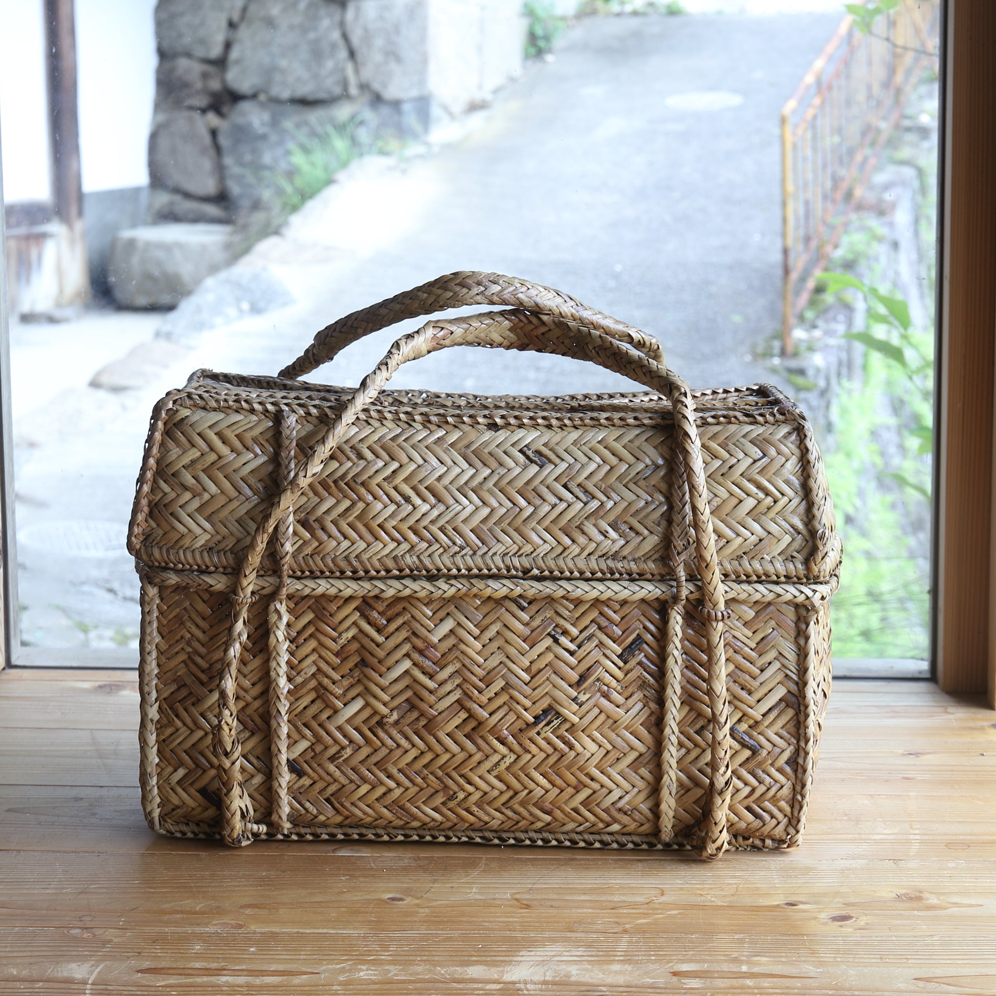 Antique Bamboo Woven Outdoor Tea Basket, Taisho Era (1912-1926CE)