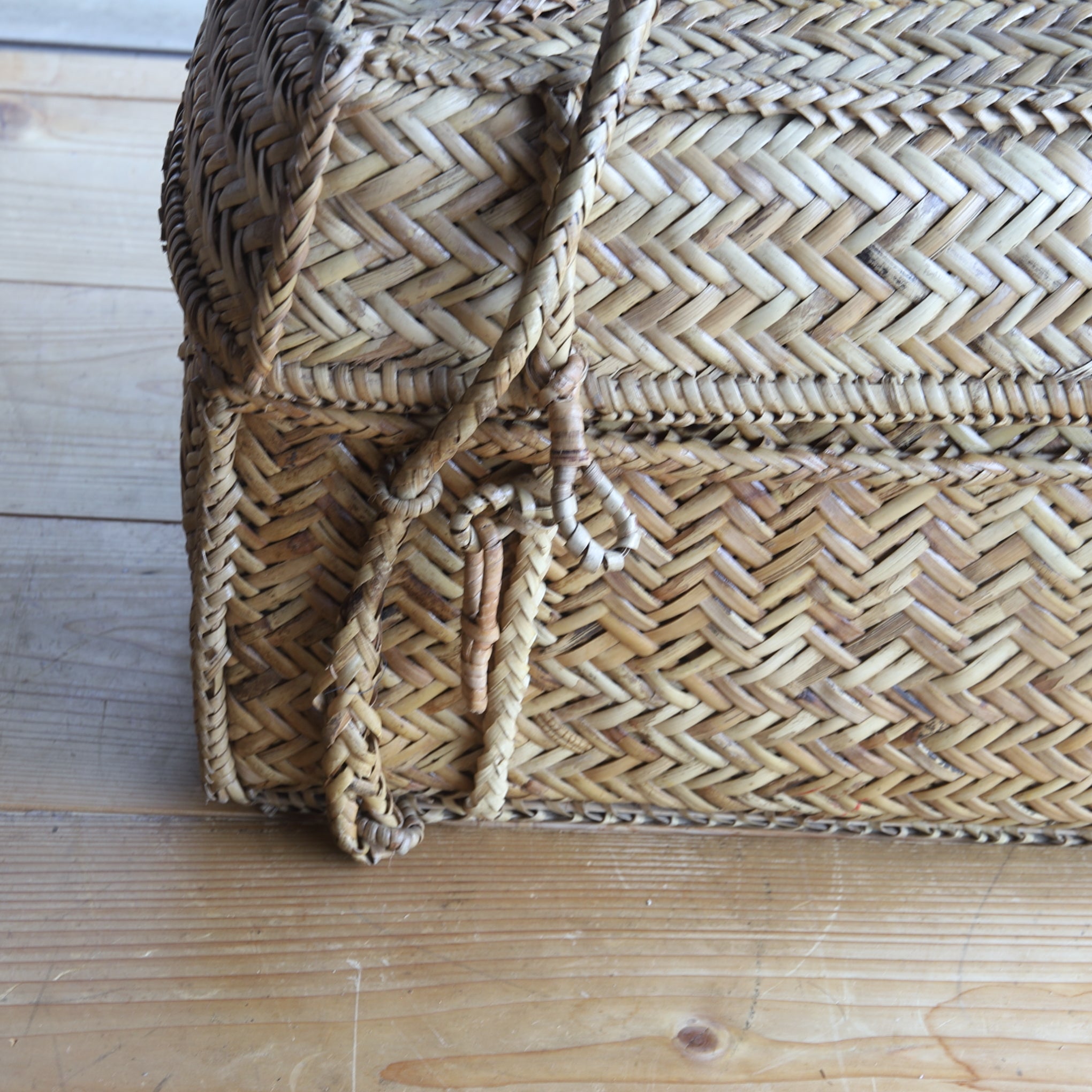 Antique Bamboo Woven Outdoor Tea Basket, Taisho Era (1912-1926CE)