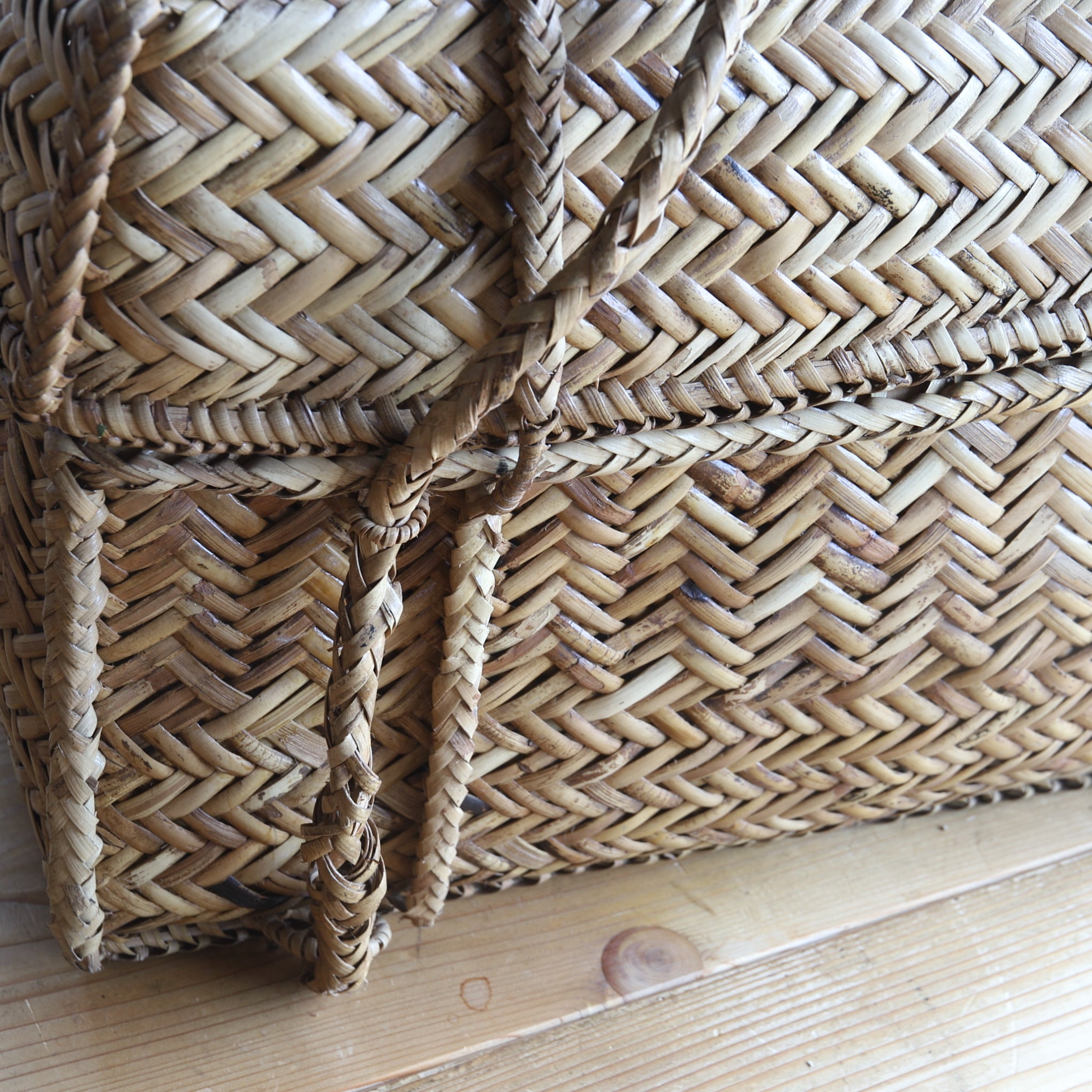 Antique Bamboo Woven Outdoor Tea Basket, Taisho Era (1912-1926CE)