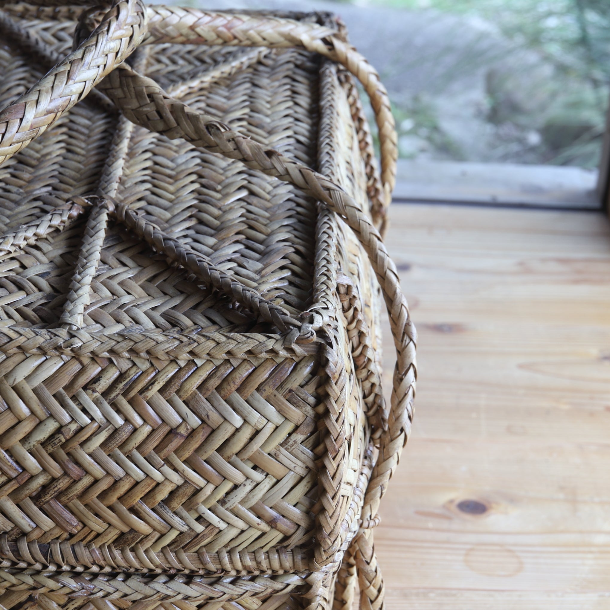 Antique Bamboo Woven Outdoor Tea Basket, Taisho Era (1912-1926CE)