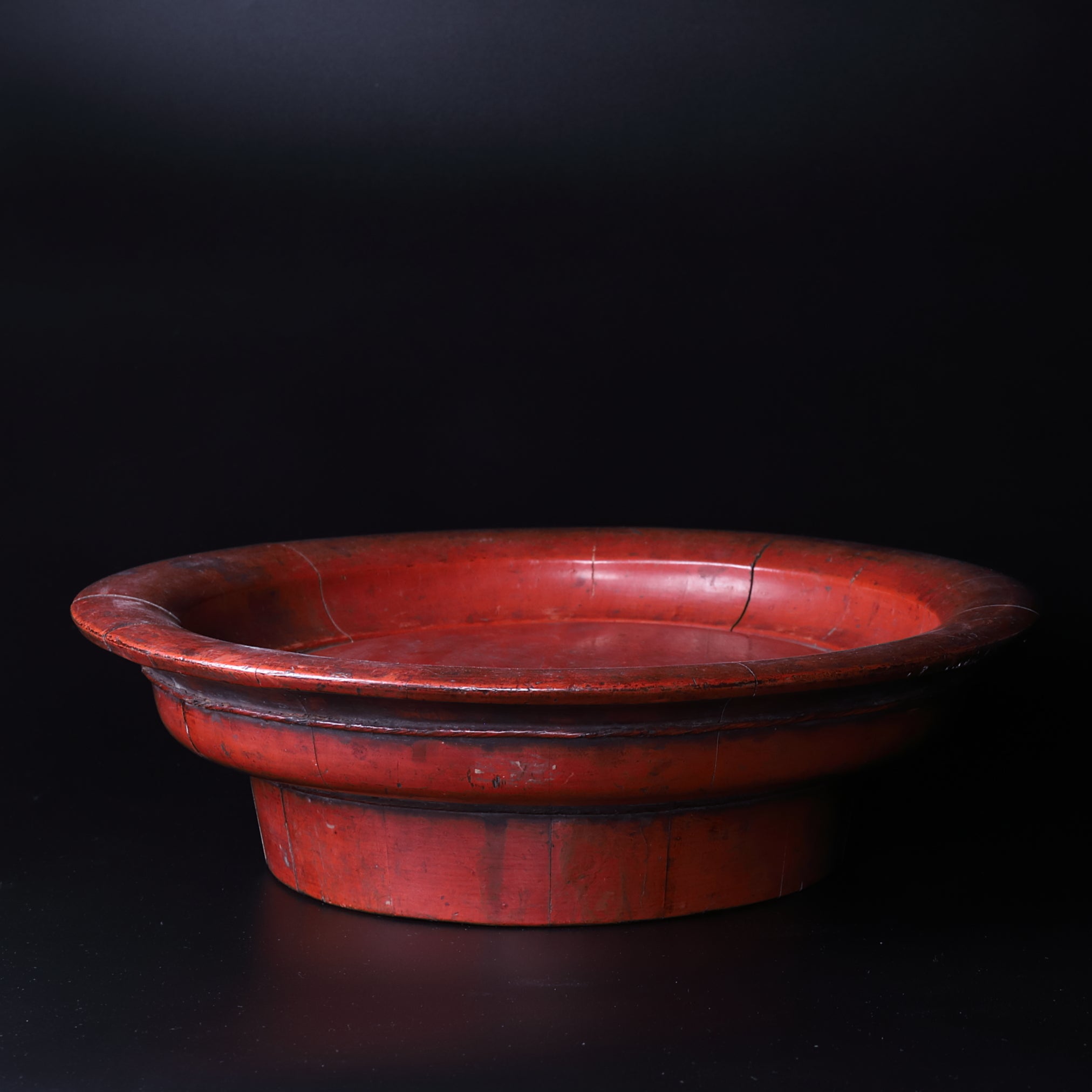 Chinese antique vermillion lacquered tray with footdiameter 34cm Qing Dynasty/1616-1911CE