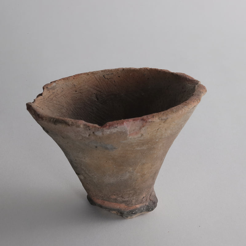 Jomon pottery bowl-shaped residual Jomon/10000-300BCE