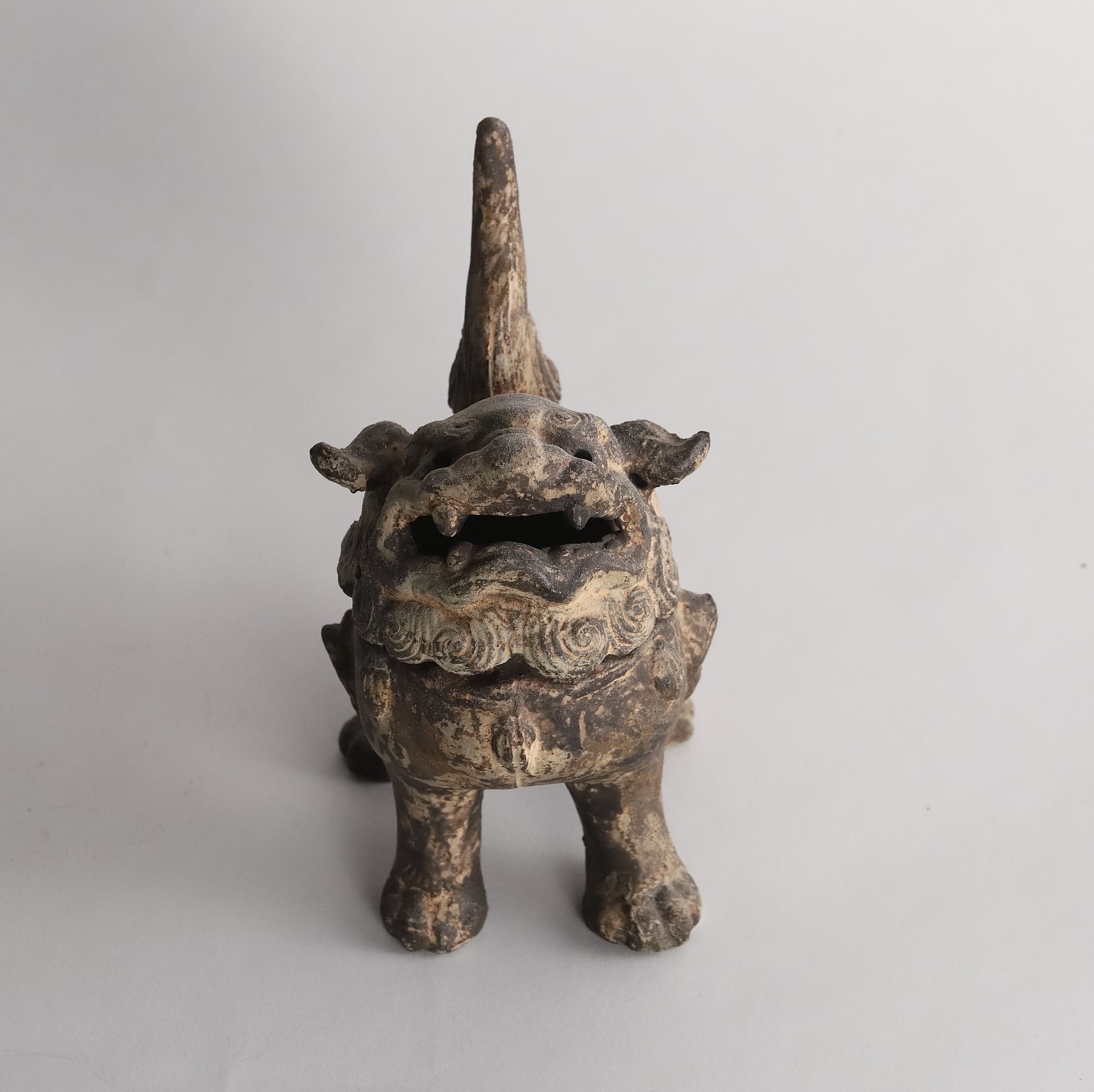 獅子香炉 鉄地真鍮鍍金 室町時代/1336-1573CE