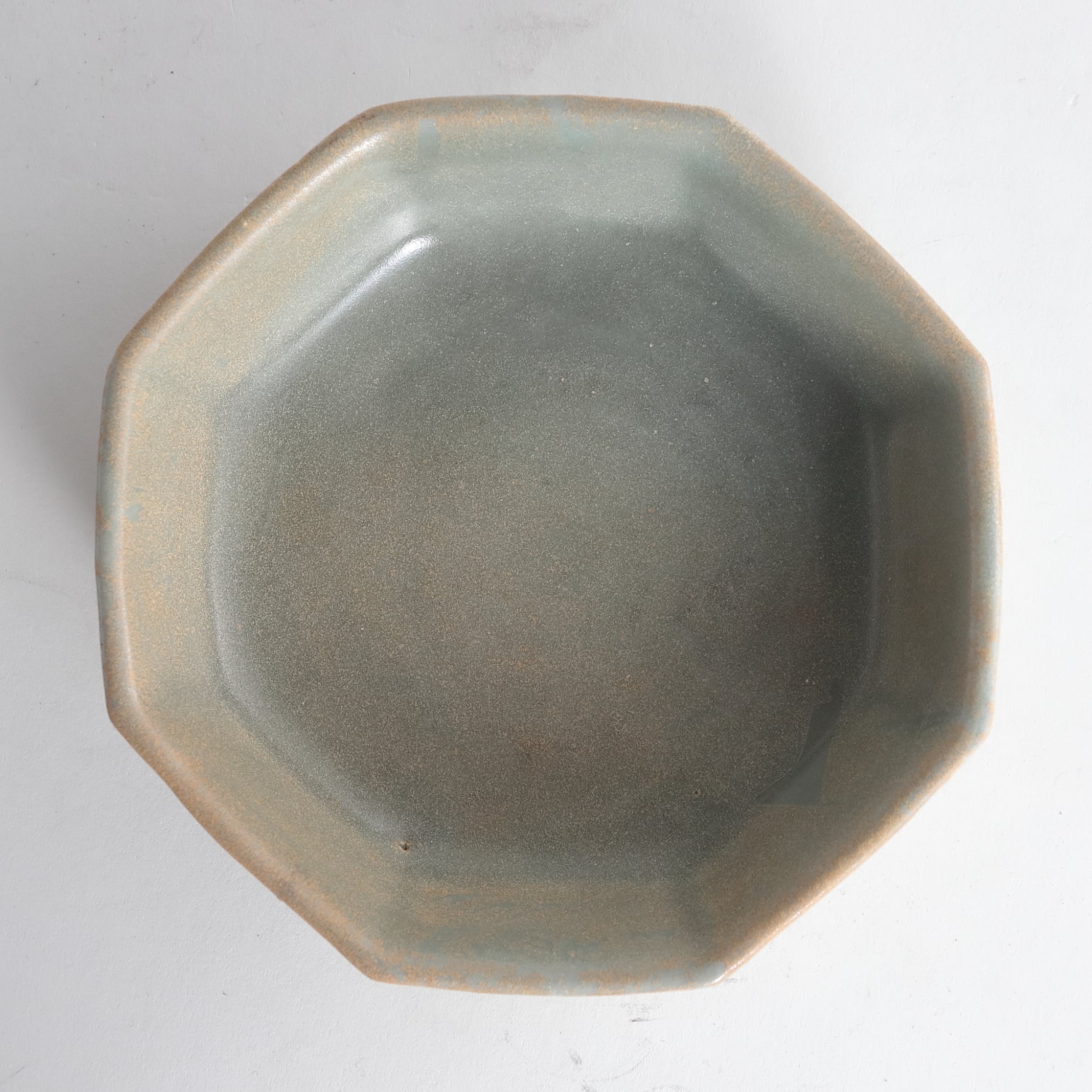 Goryeo celadon small octagonal bowl with inlaid flower design Goryeo Dynasty/918-1392CE