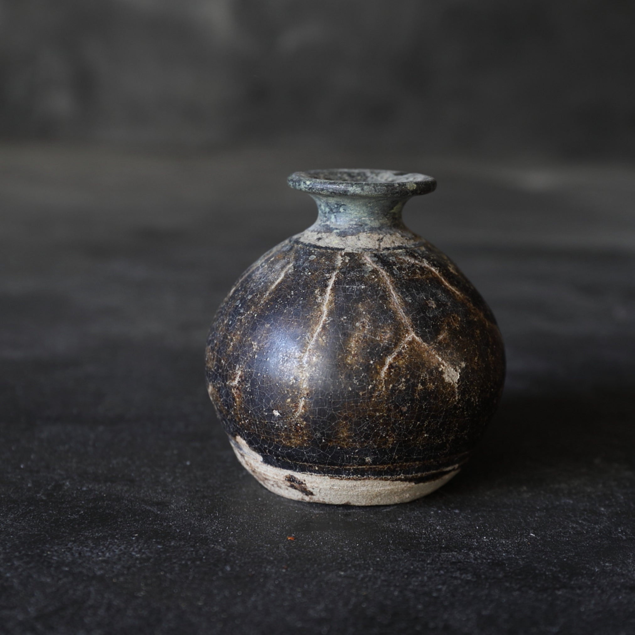 Ko-Seto Iron Pigment Small Pot Muromachi/1336-1573CE