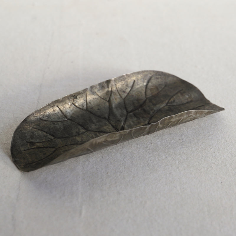 Bronze lotus-shaped Tea-Leaf Scoop