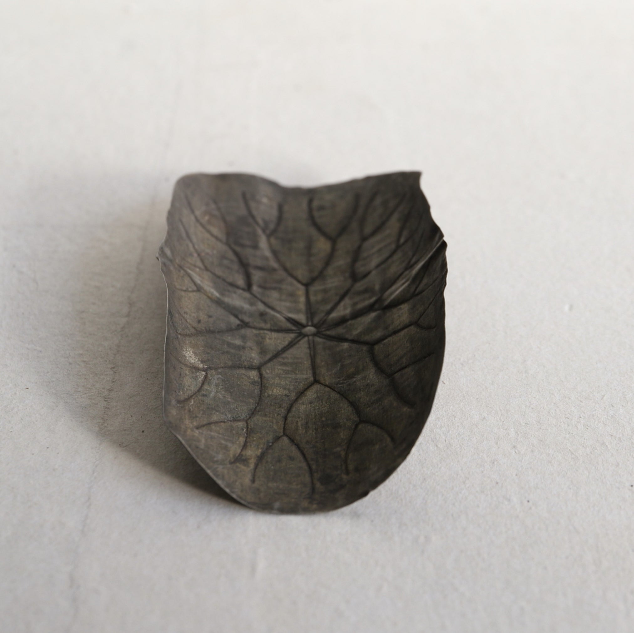 Bronze lotus-shaped Tea-Leaf Scoop