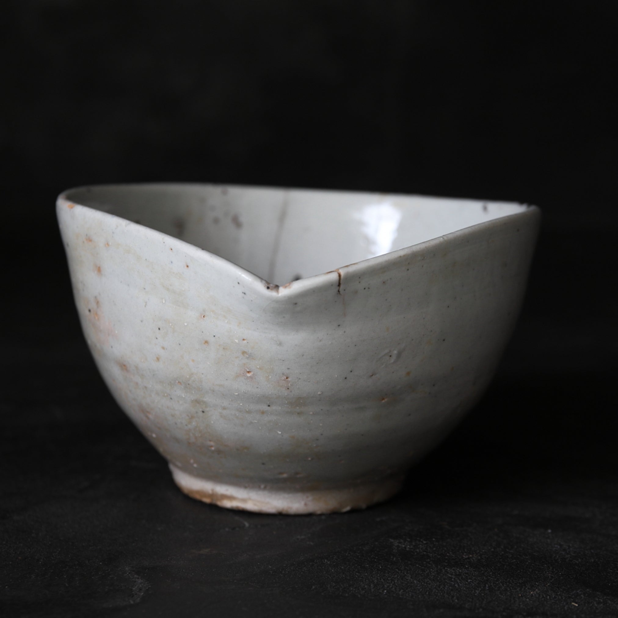 Korean Antique white porcelain Katakuchi tea bowl Joseon Dynasty/1392-1897CE