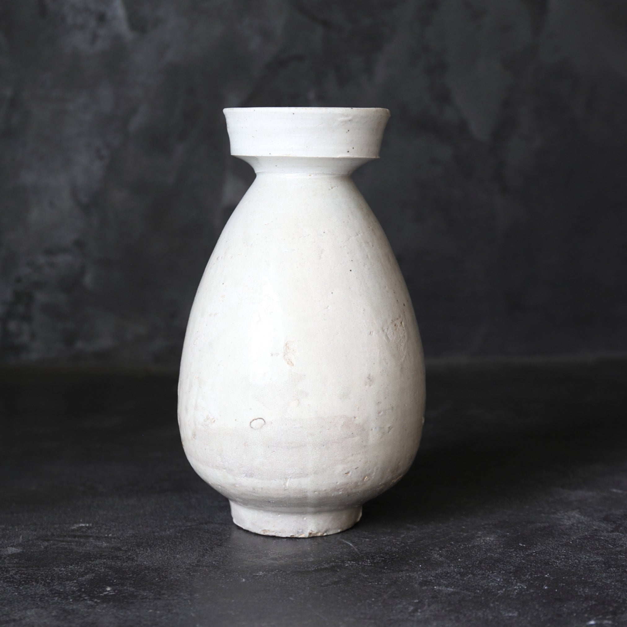 Korean Antique white porcelain sake bottle Joseon Dynasty/1392-1897CE