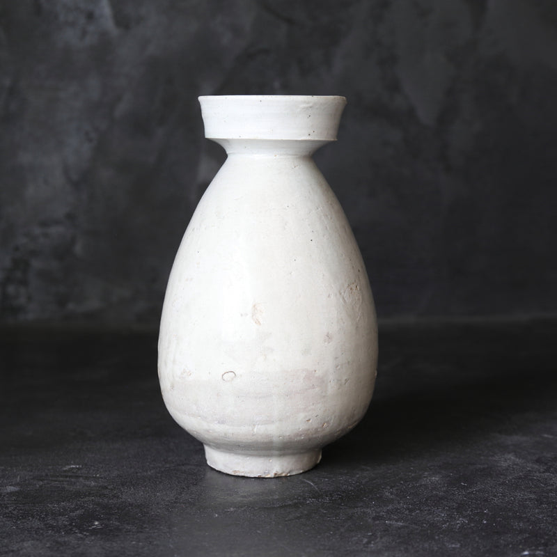 TOKKURI, White porcelain, Joseon Dynasty（1392–1897CE）