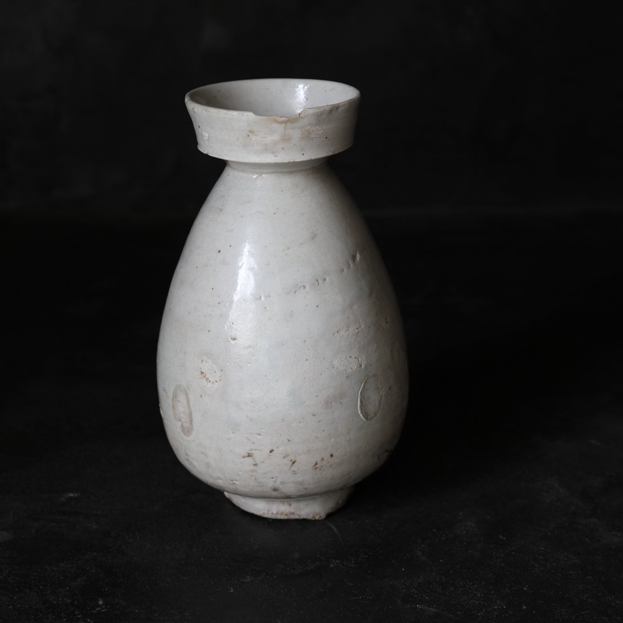 Korean Antique white porcelain sake bottle Joseon Dynasty/1392-1897CE