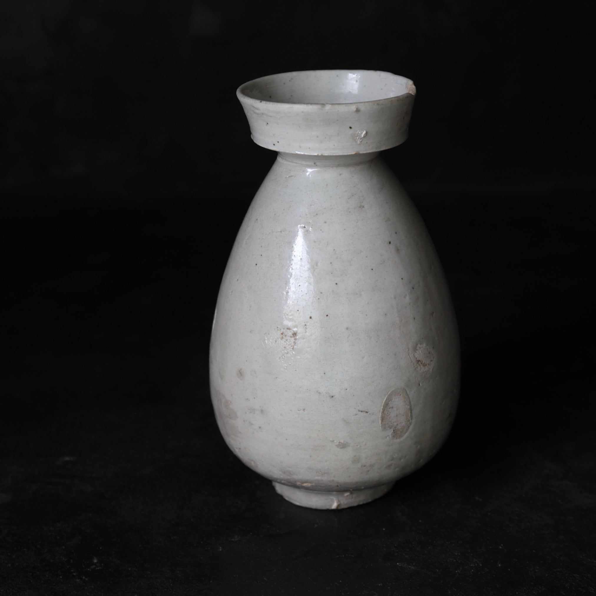 Korean Antique white porcelain sake bottle Joseon Dynasty/1392-1897CE