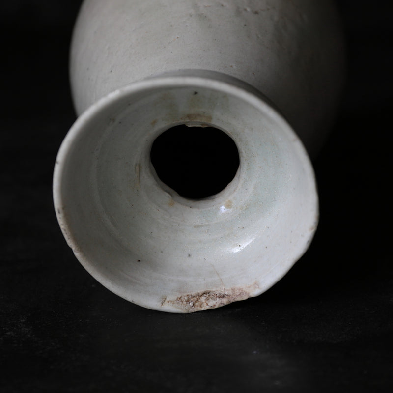 Korean Antique white porcelain sake bottle Joseon Dynasty/1392-1897CE