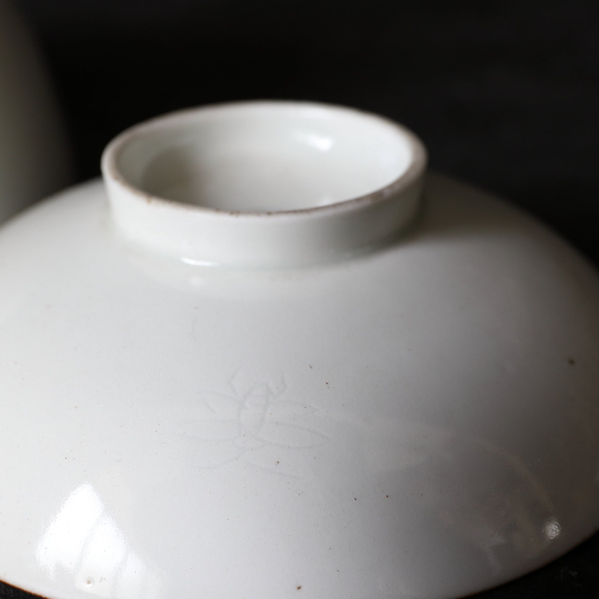 Koimari Kakiemonte White Porcelain Lid Tea Bowl Edo/1603-1867CE