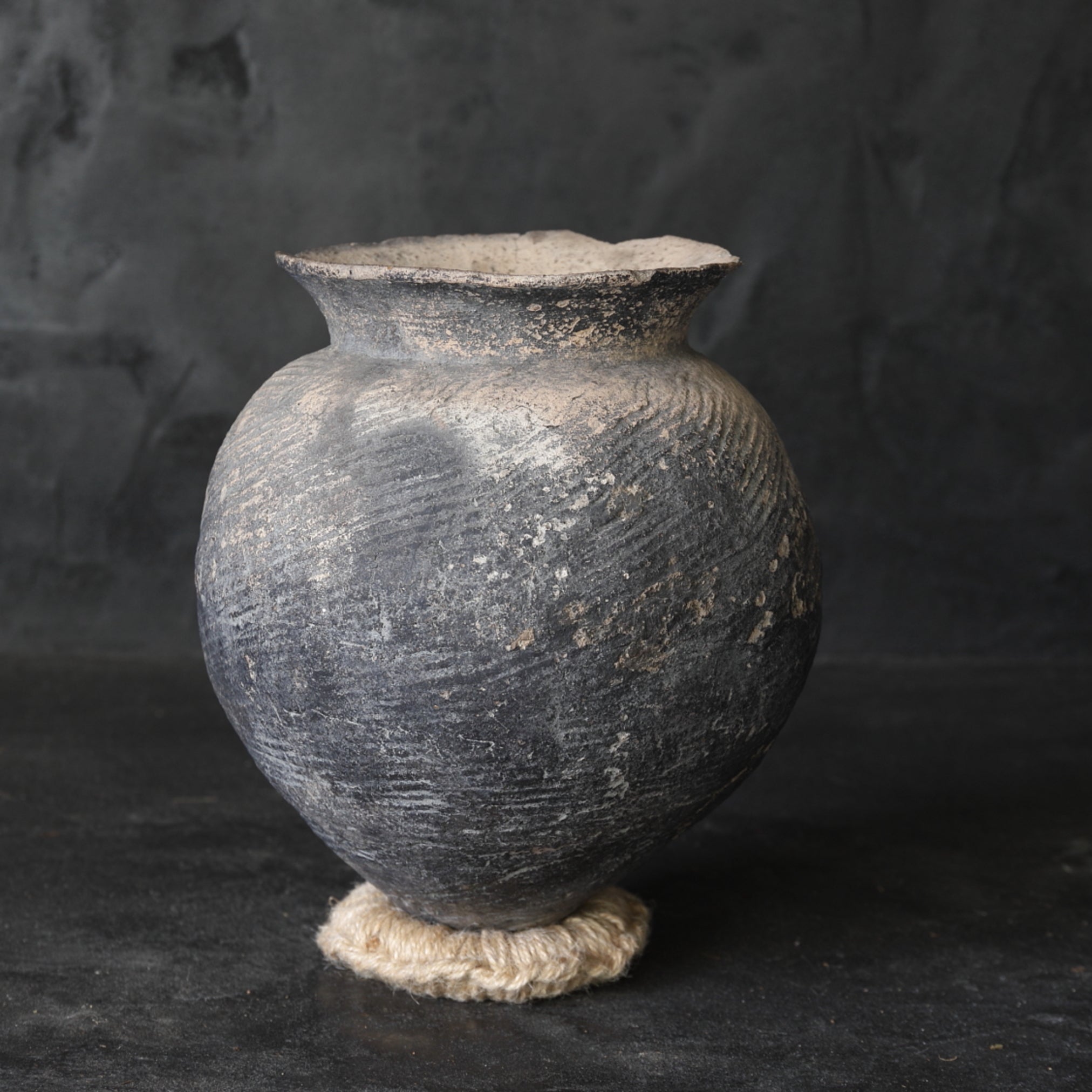 Jomon pottery Deep pot pottery Jomon/10000-300BCE