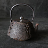 Tetsubin Iron kettle with Pure silver Lid Handle.