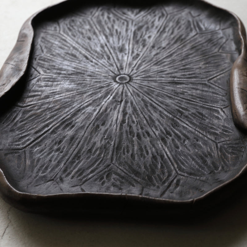 Lotus-shaped sencha tray Azuchimomoyama-Edo/1573-1867CE