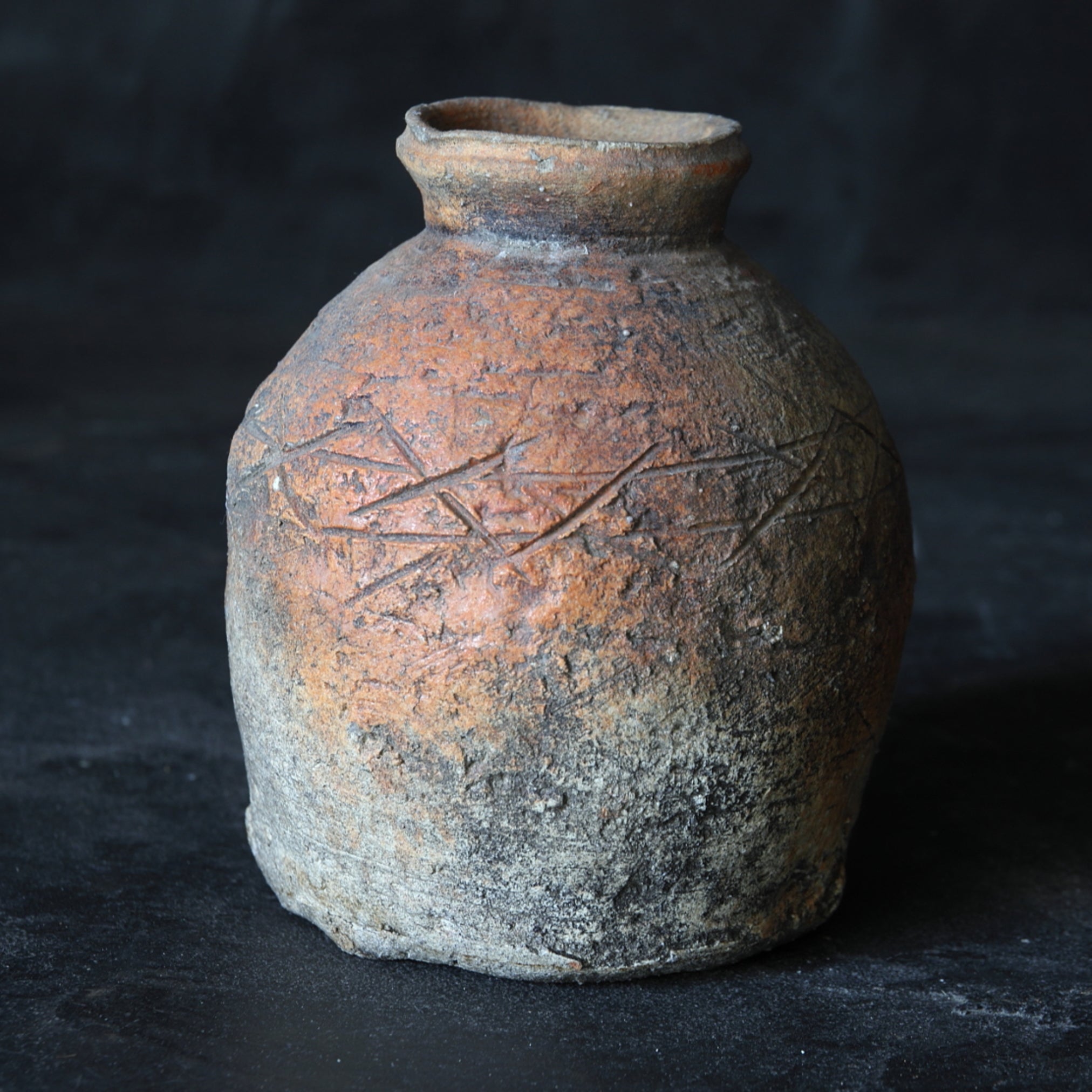 Antique Shigaraki Jar Uzukumaru Muromachi/1336-1573CE