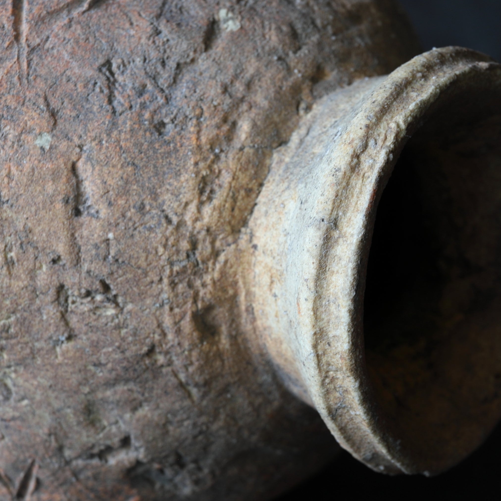 Antique Shigaraki Jar Uzukumaru Muromachi/1336-1573CE