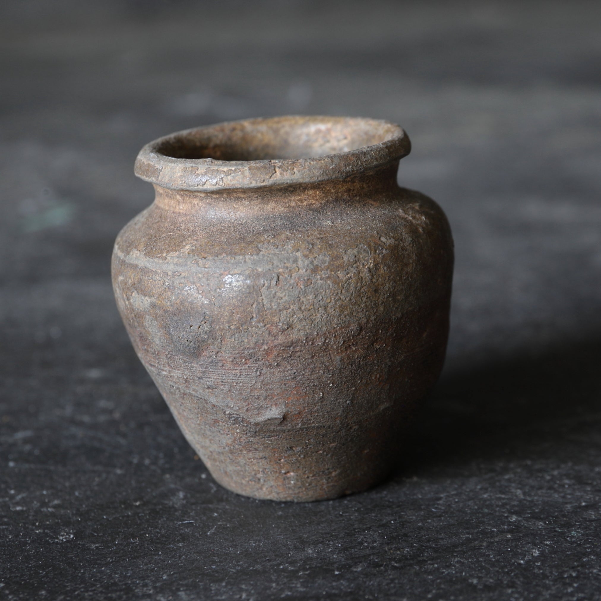 Ko-Seto Iron Pigment Small Pot Muromachi/1336-1573CE