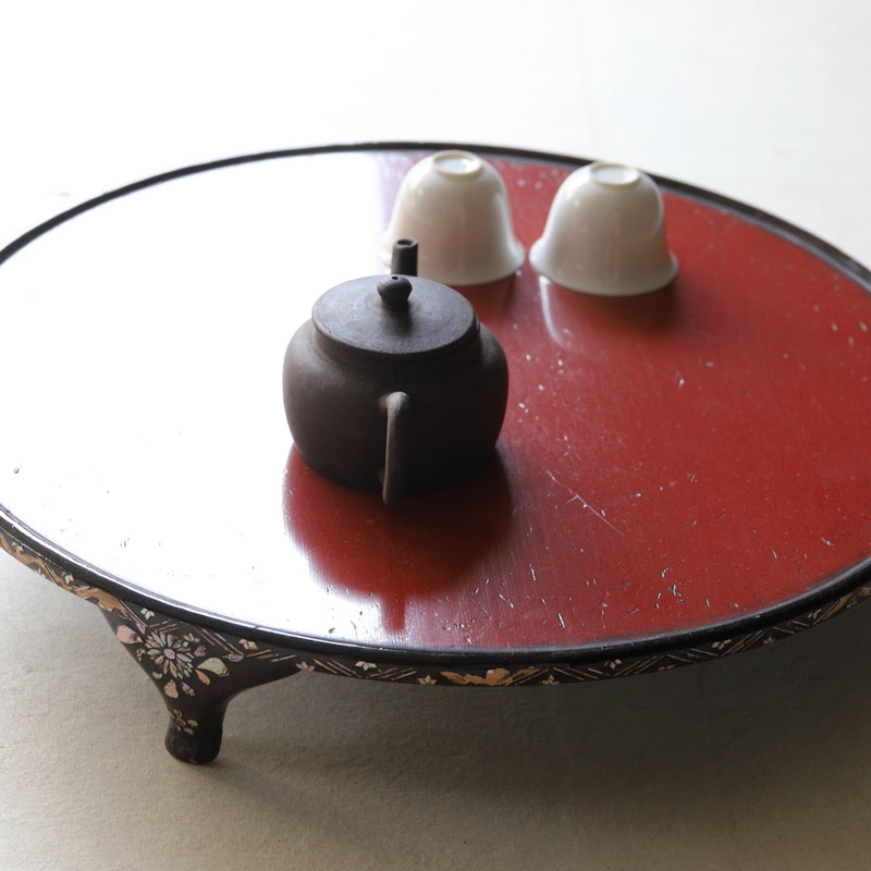 Three-legged sencha tray with mother-of-pearl work