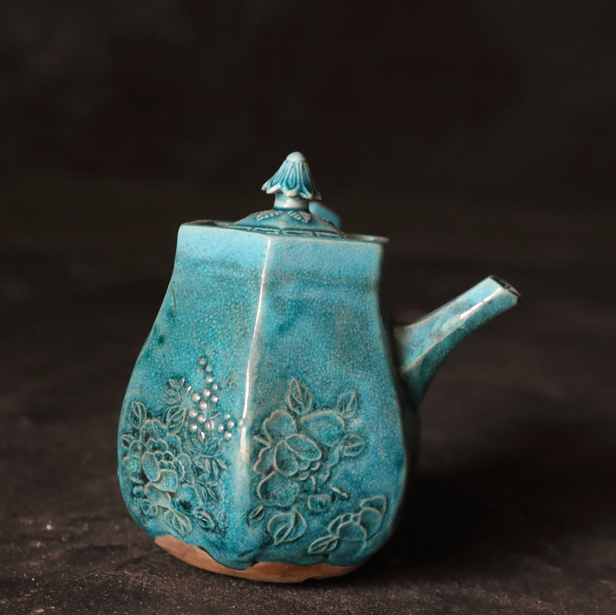 Blue Kotoe Yokote teapot Edo/1603-1867CE