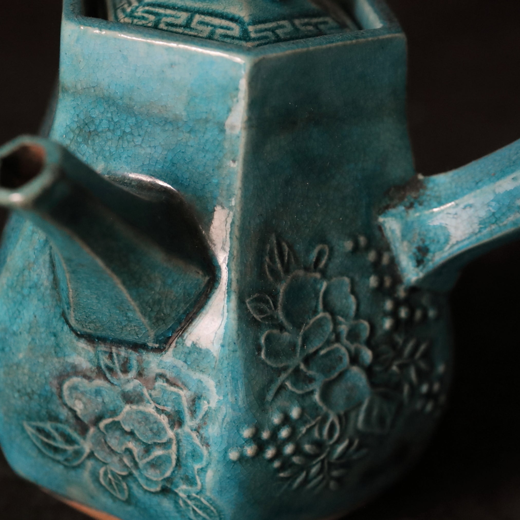 Blue Kotoe Yokote teapot Edo/1603-1867CE