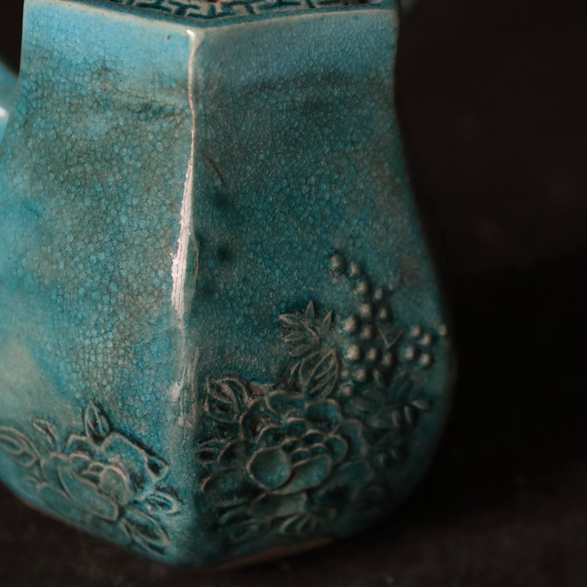 Blue Kotoe Yokote teapot Edo/1603-1867CE