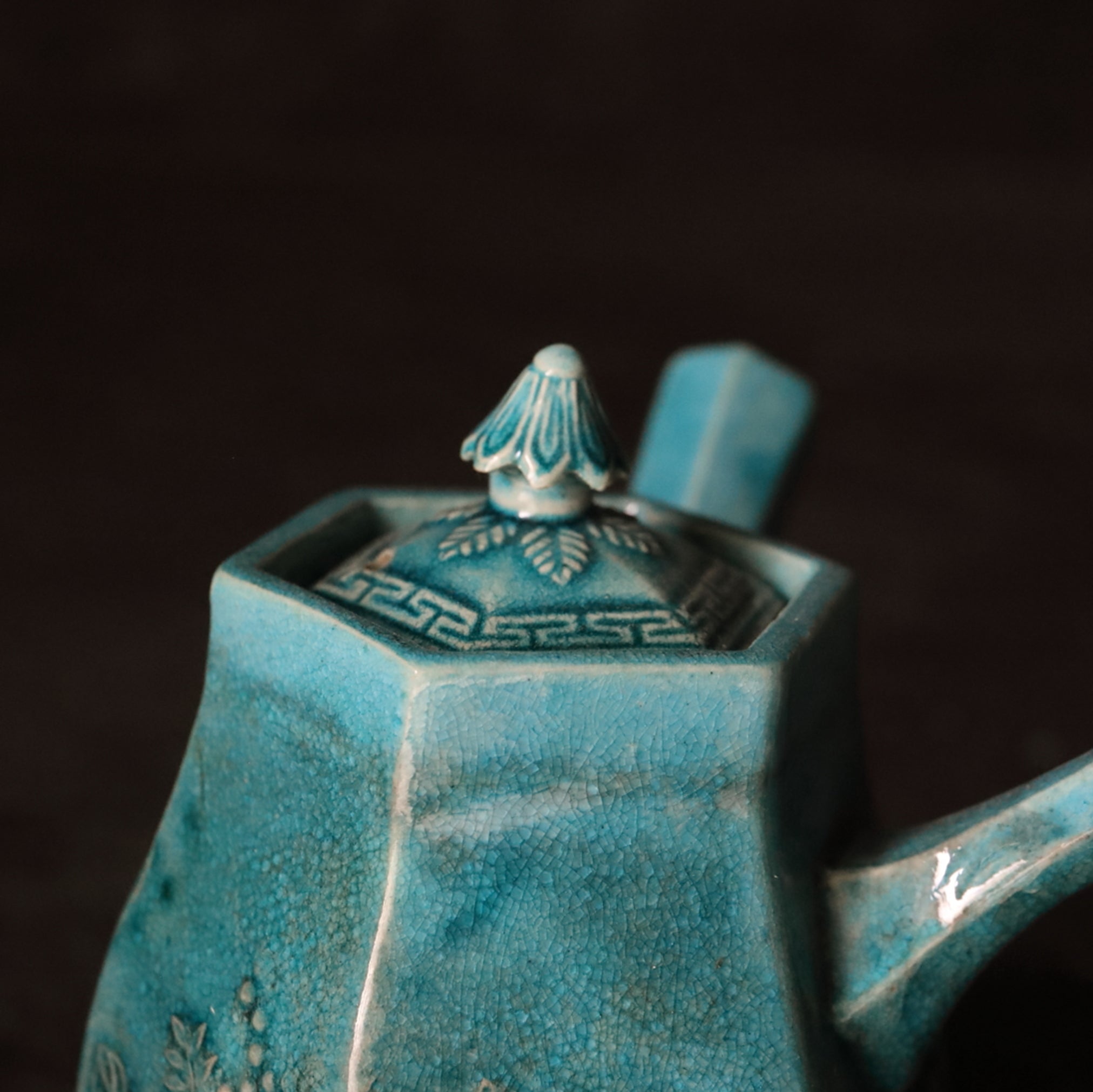 Blue Kotoe Yokote teapot Edo/1603-1867CE