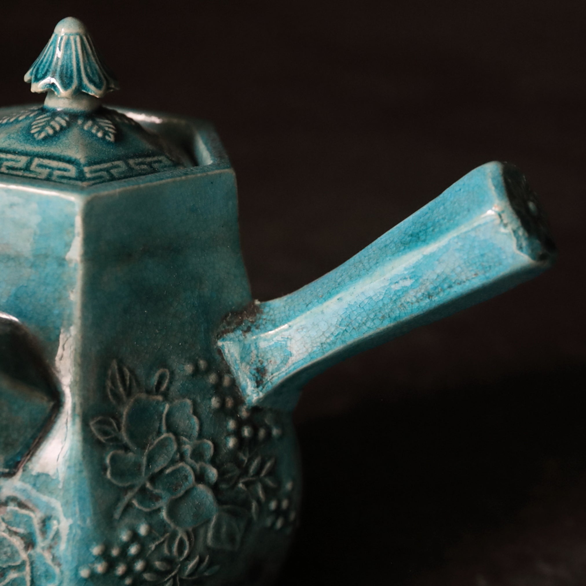 Blue Kotoe Yokote teapot Edo/1603-1867CE