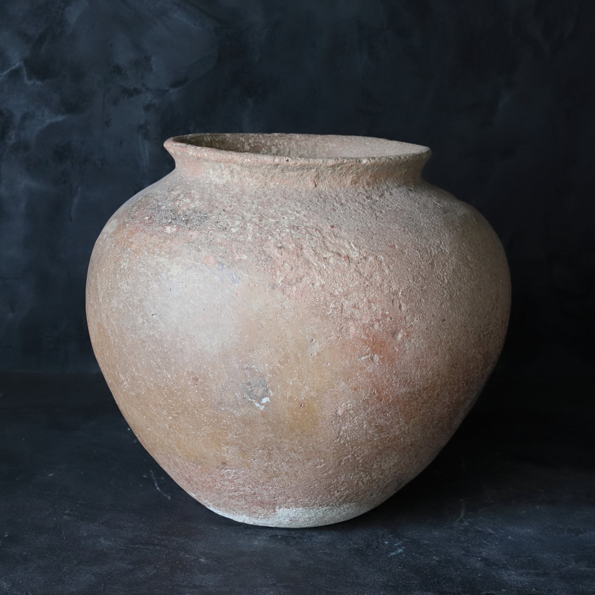 Gusuku -style pottery large pot Kamakura-Muromachi/1185-1573CE