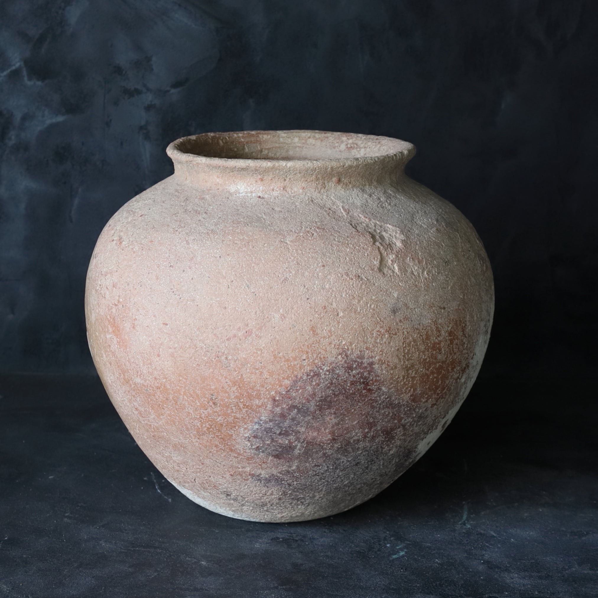 Gusuku -style pottery large pot Kamakura-Muromachi/1185-1573CE