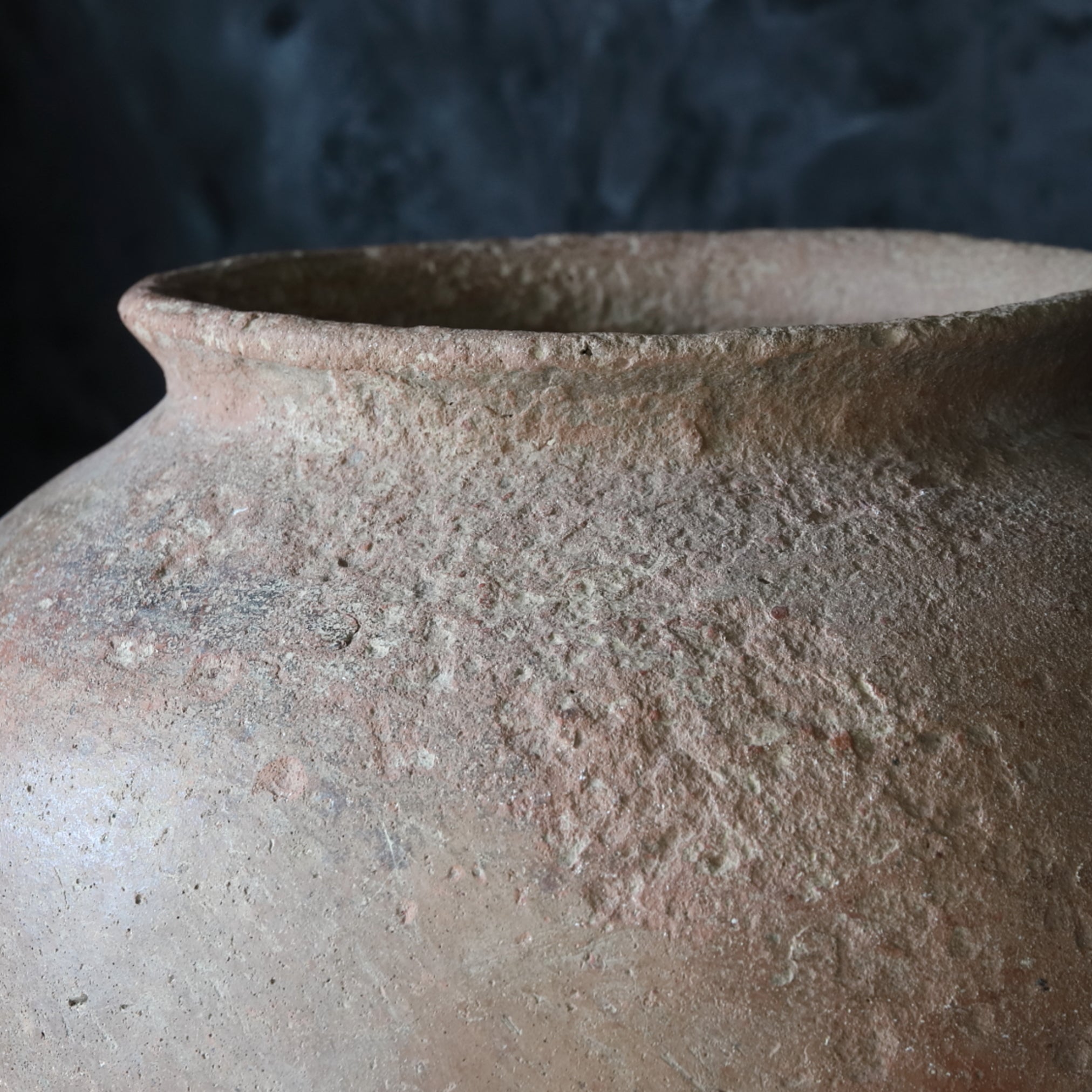 Gusuku -style pottery large pot Kamakura-Muromachi/1185-1573CE