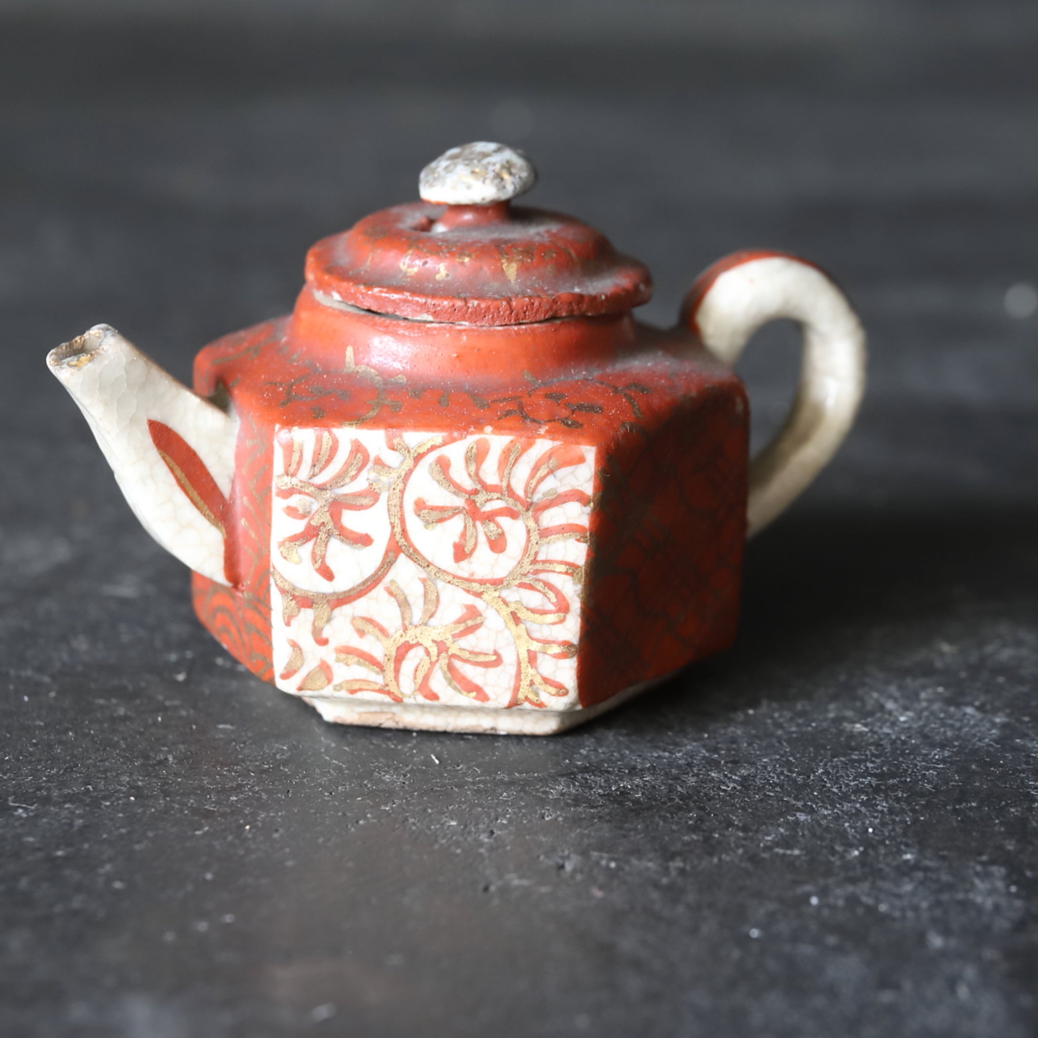 Ko-Kutani red-painted sencha teapot Edo/1603-1867CE