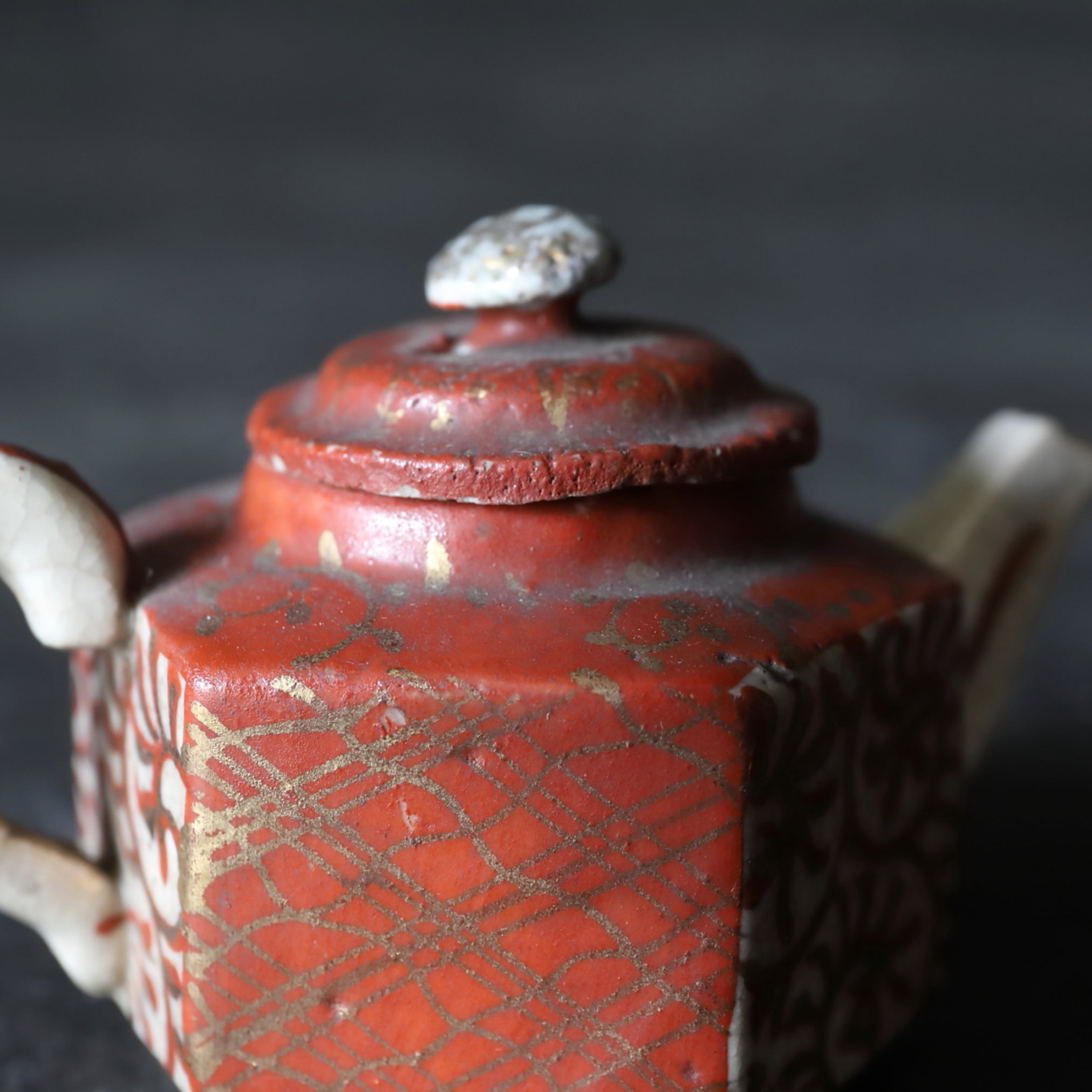 Ko-Kutani red-painted sencha teapot Edo/1603-1867CE