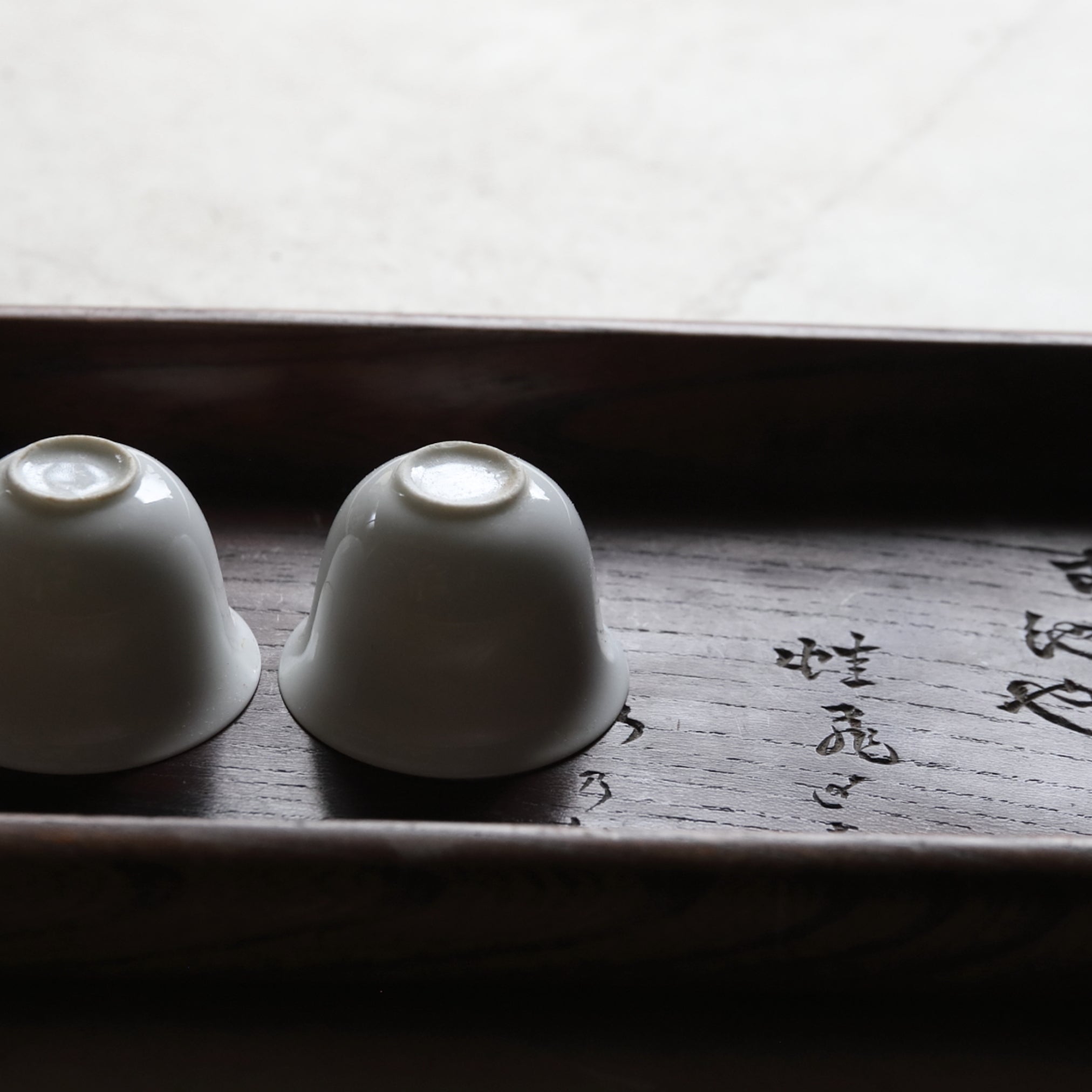 Sencha tray with lotus leaf frog design