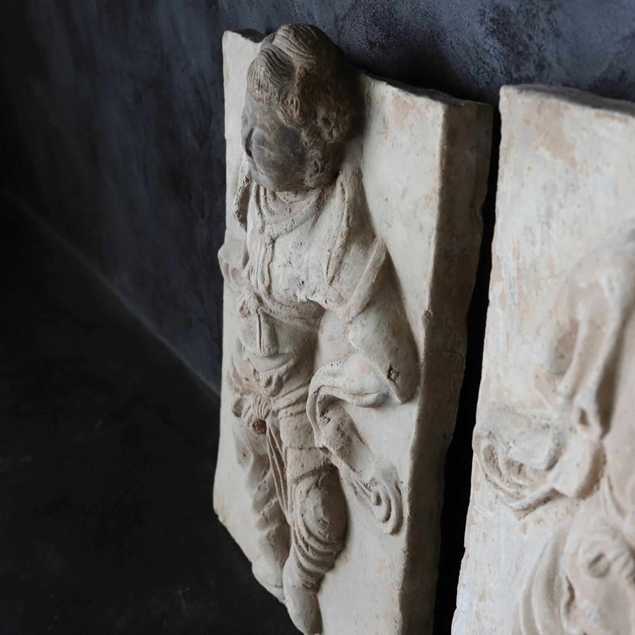 A pair of gray pottery relief sculptures Tang Dynasty/618-907CE