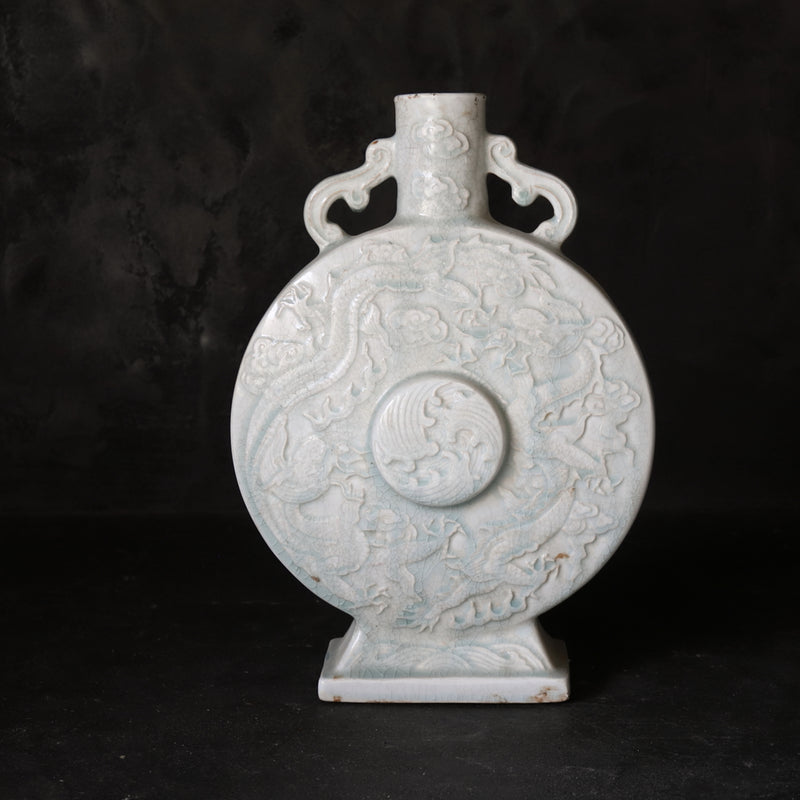 Large flat jar with bluish white porcelain Ming-Qing Dynasty/1368-1911CE