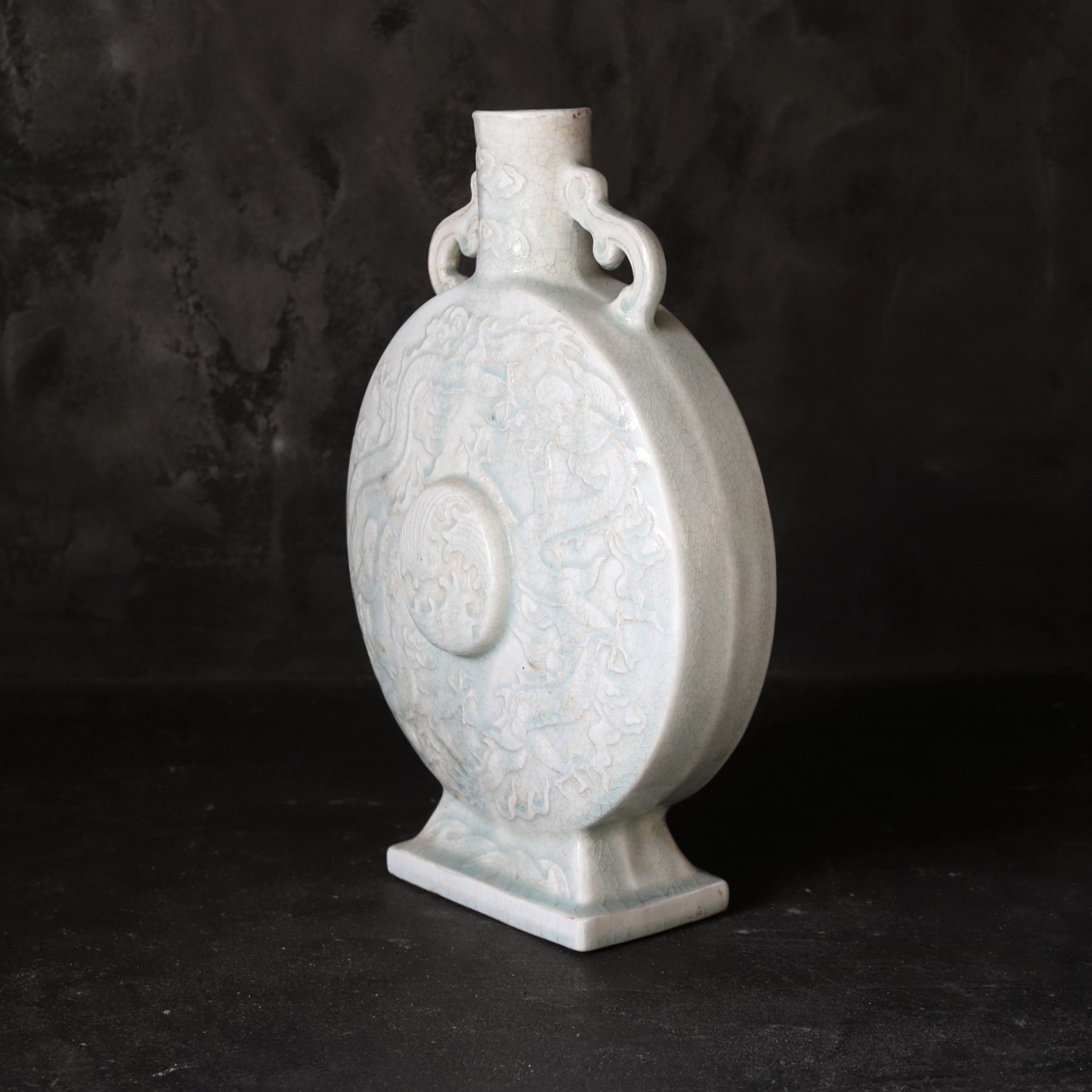 Large flat jar with bluish white porcelain Ming-Qing Dynasty/1368-1911CE