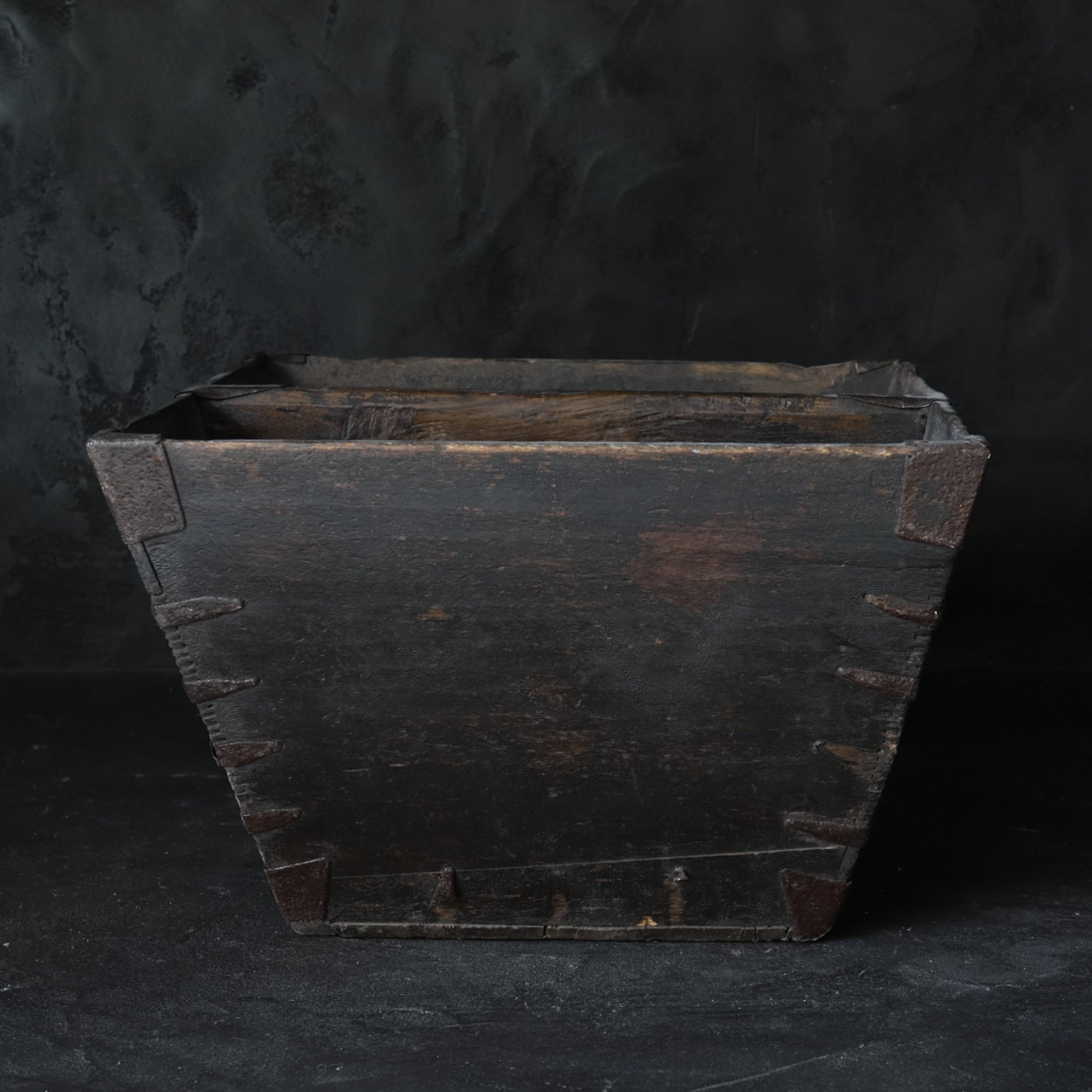 Korean Antique wooden bucket Joseon Dynasty/1392-1897CE