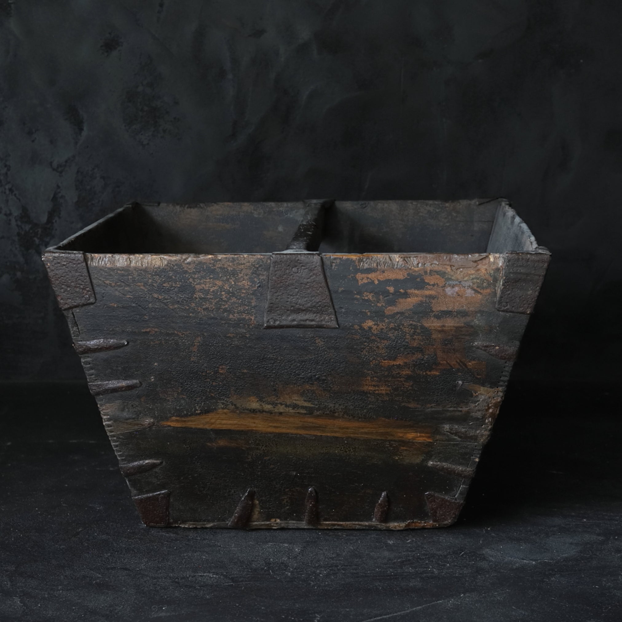 Korean Antique wooden bucket Joseon Dynasty/1392-1897CE