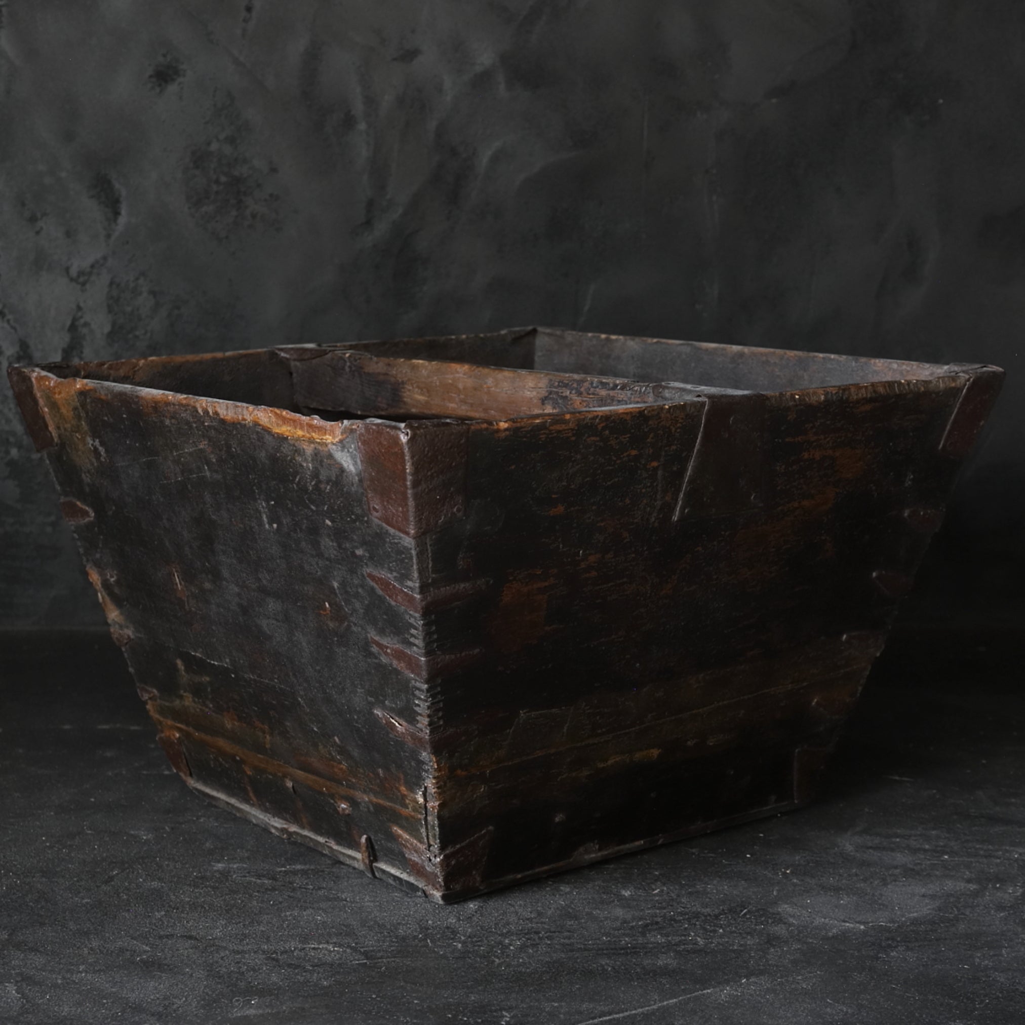 Korean Antique wooden bucket Joseon Dynasty/1392-1897CE