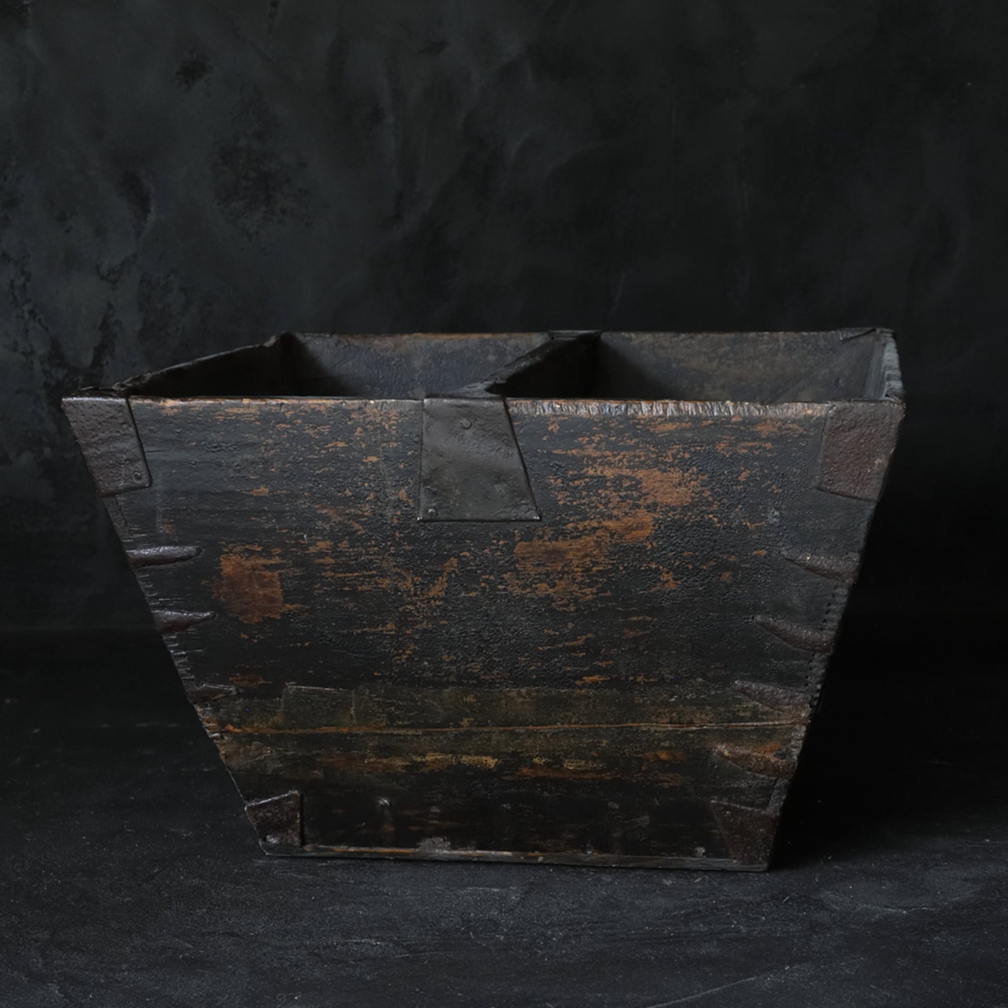 Korean Antique wooden bucket Joseon Dynasty/1392-1897CE