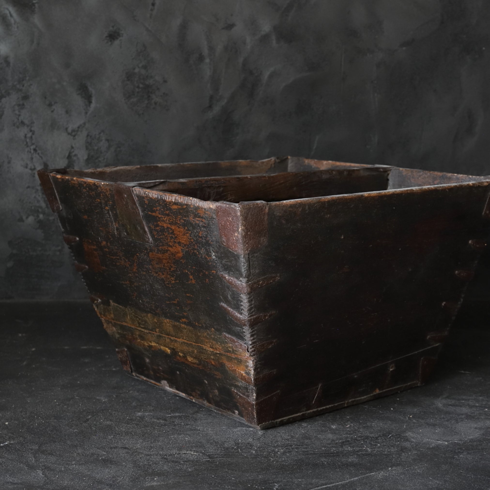 Korean Antique wooden bucket Joseon Dynasty/1392-1897CE