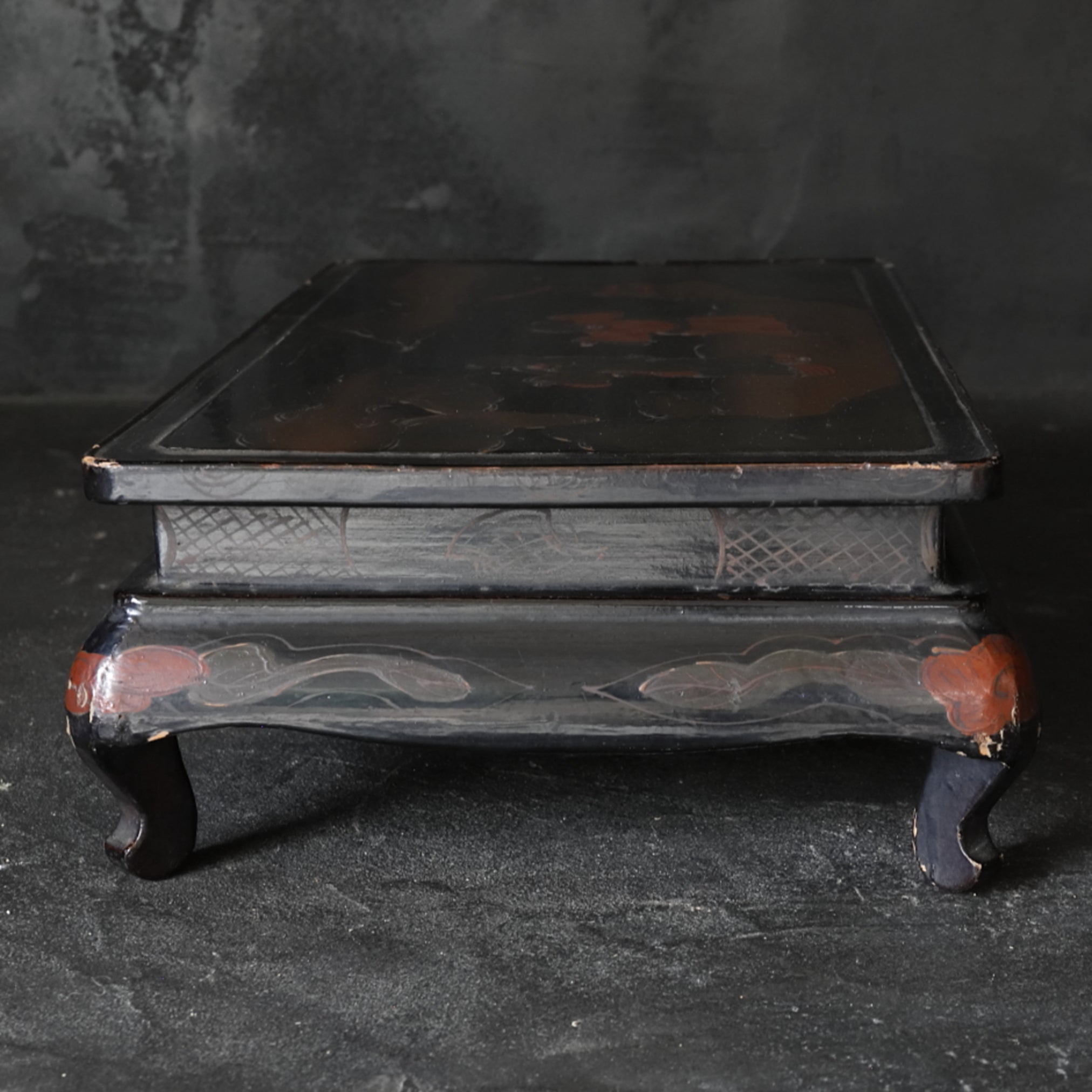 Traditional lacquered table s Qing Dynasty/1616-1911CE