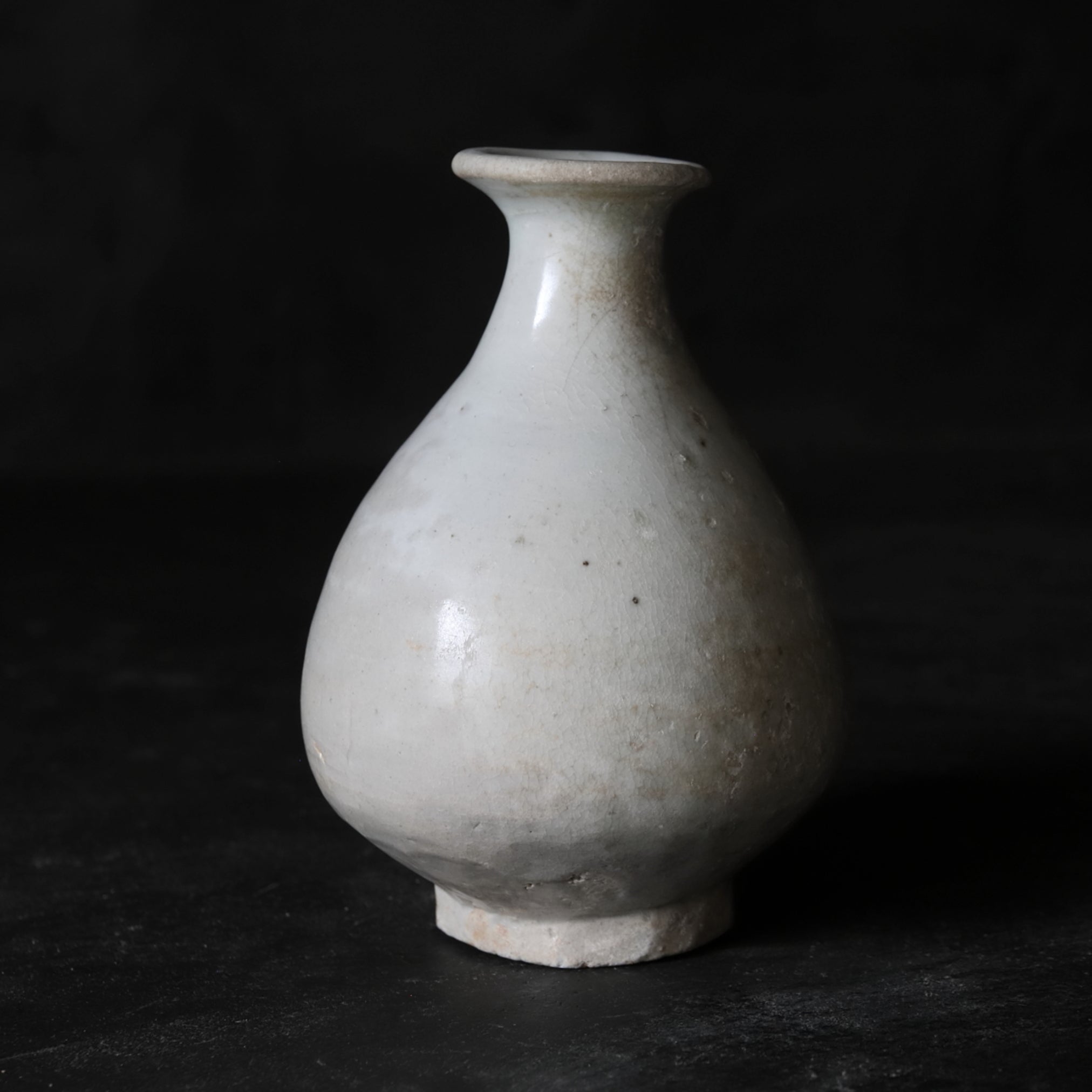 Korean Antique white porcelain bottle Joseon Dynasty/1392-1897CE