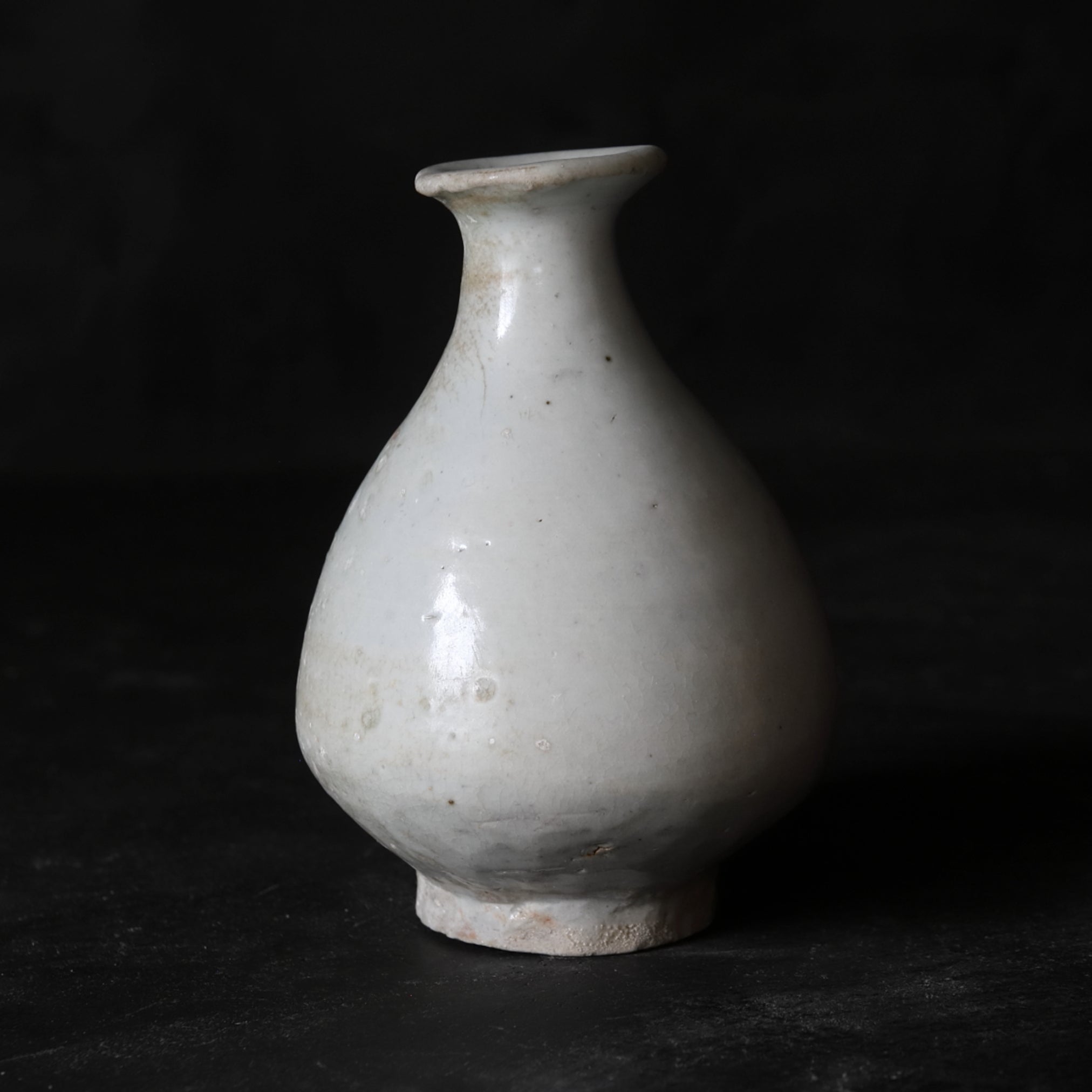 Korean Antique white porcelain bottle Joseon Dynasty/1392-1897CE