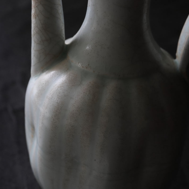 蓝白瓷瓶 宋/960-1279CE