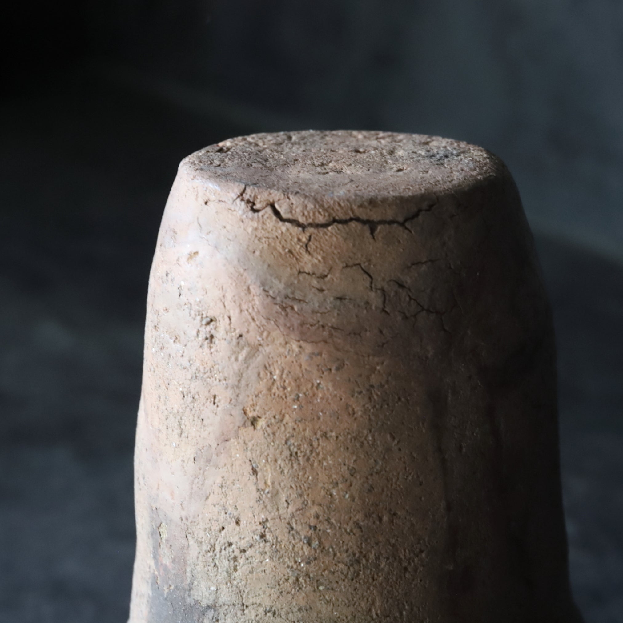 縄文土器 装飾付深鉢 b 縄文時代/10000-300BCE